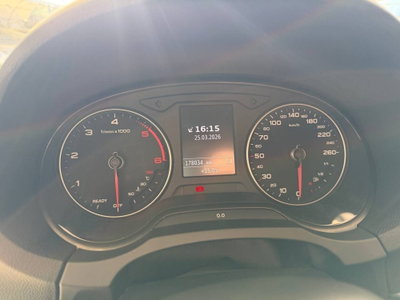 Audi A3 1.6 TDI 116 CV S tronic Sport (10)