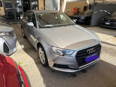 Audi A3 1.6 TDI 116 CV S tronic Sport (3)