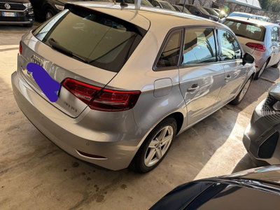 Audi A3 1.6 TDI 116 CV S tronic Sport (4)