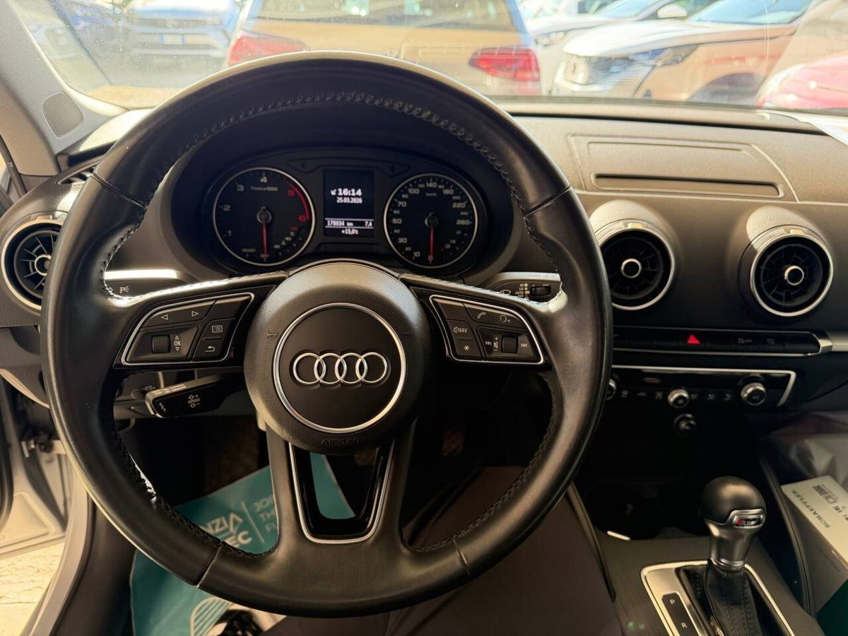 Audi A3 1.6 TDI 116 CV S tronic Sport (9)