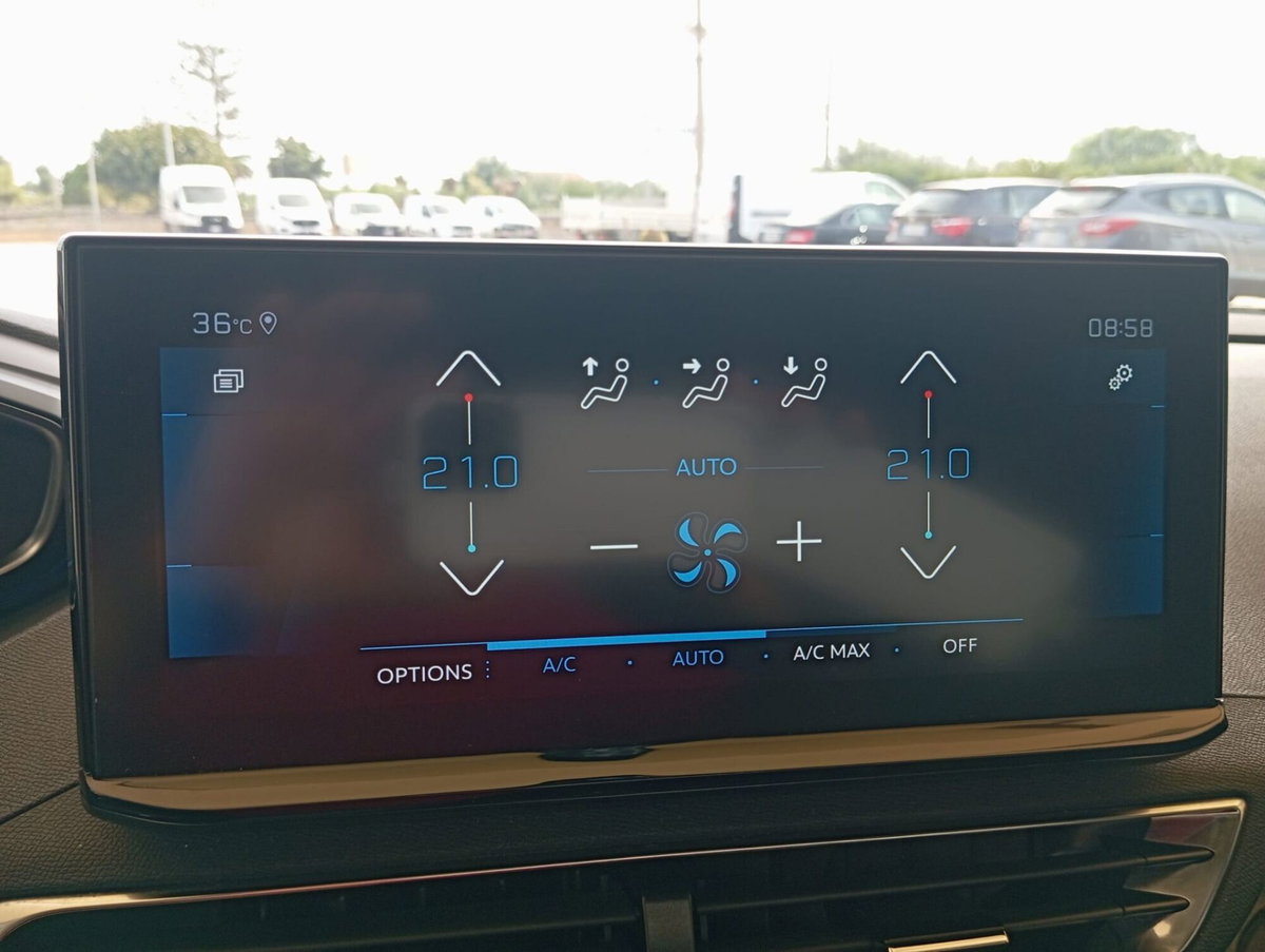 Peugeot 3008 BlueHDi 130 S&S EAT8 Allure Pack (17)