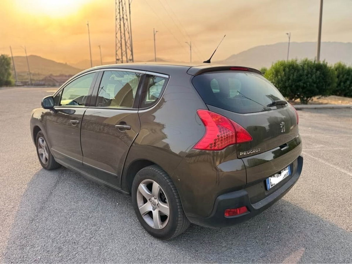Peugeot 3008 1.6 HDi 110CV Business (5)