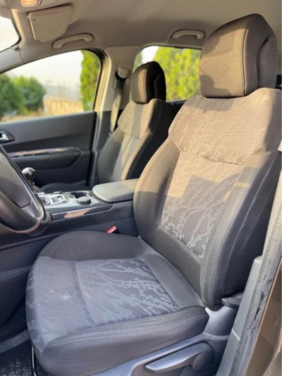 Peugeot 3008 1.6 HDi 110CV Business (8)