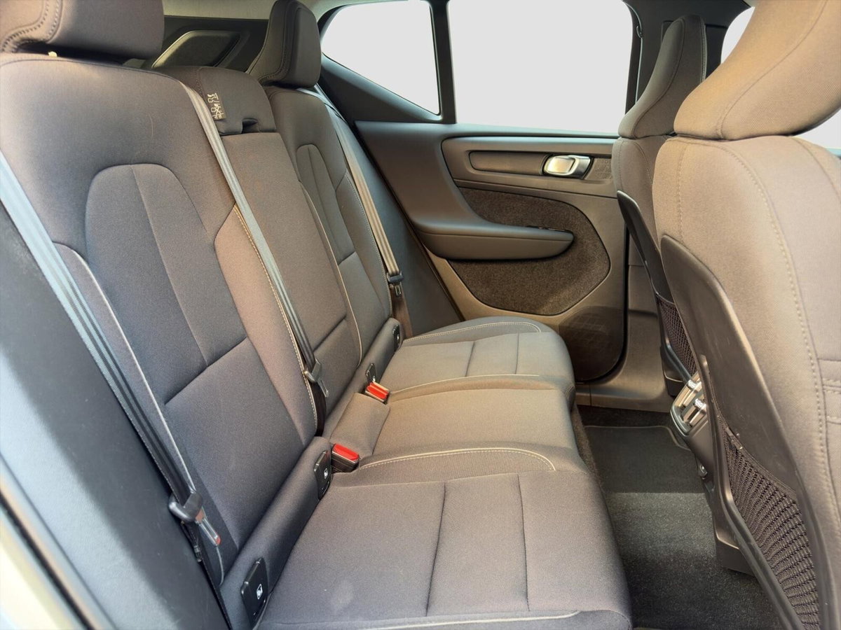 Volvo XC40 T3 Momentum Pro (11)