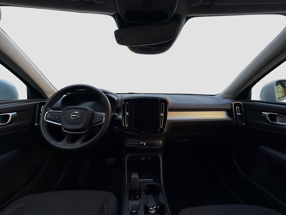 Volvo XC40 T3 Momentum Pro (12)