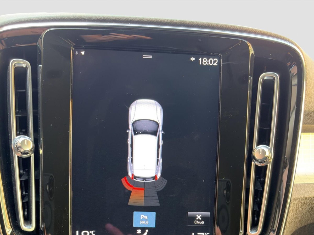 Volvo XC40 T3 Momentum Pro (13)