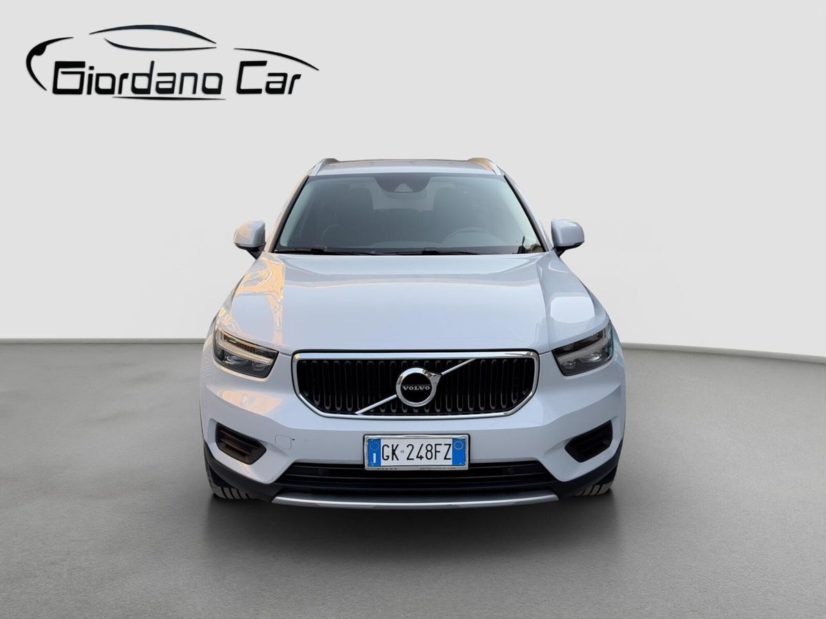 Volvo XC40 T3 Momentum Pro (2)