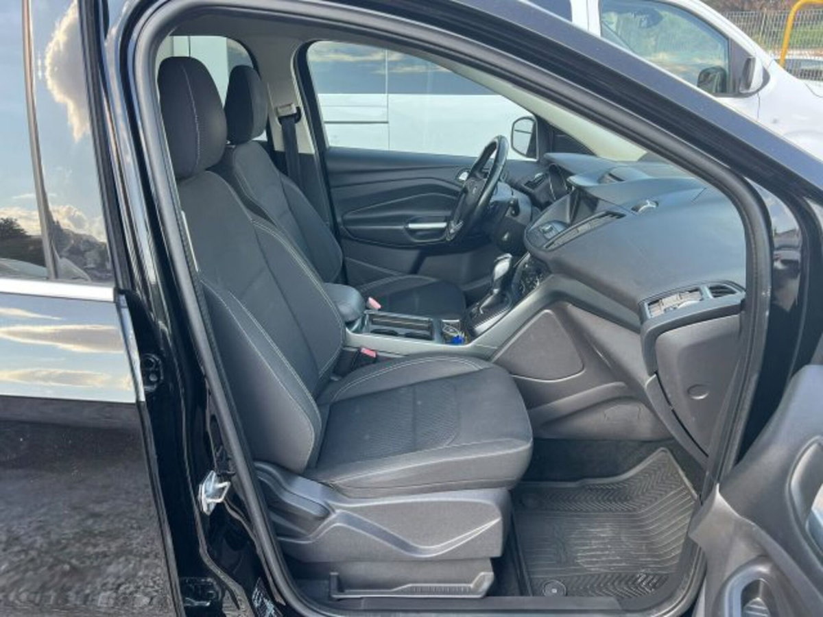Ford Kuga 1.5 TDCI 120 CV S&S 2WD Titanium Business (8)