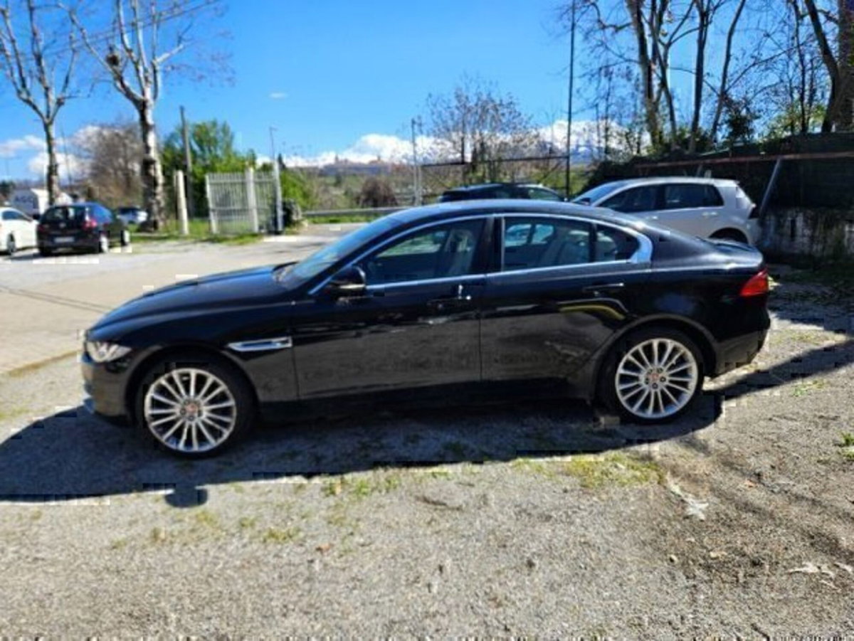 Jaguar XE 2.0 D 180 CV aut. R-Sport