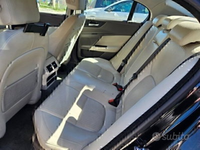 Jaguar XE 2.0 D 180 CV aut. R-Sport (17)