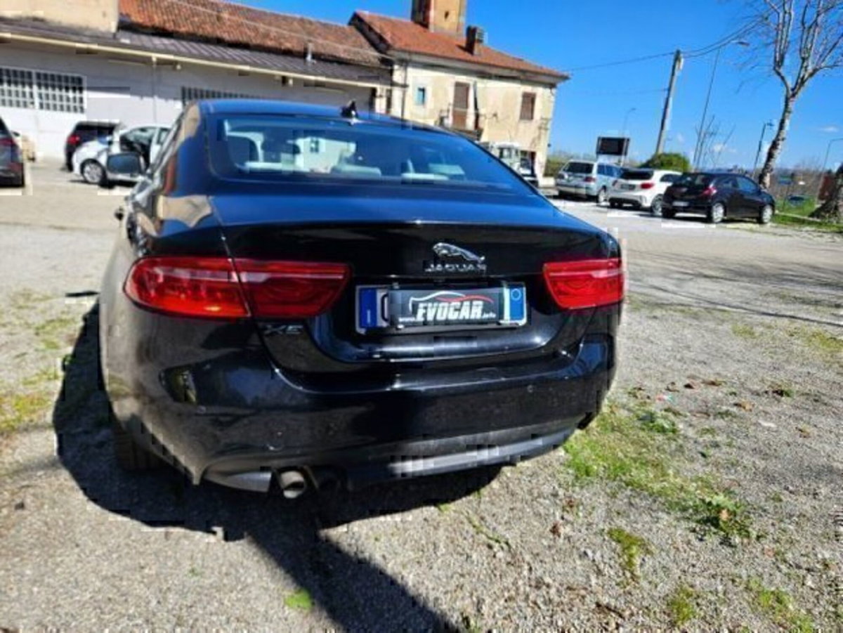Jaguar XE 2.0 D 180 CV aut. R-Sport (3)