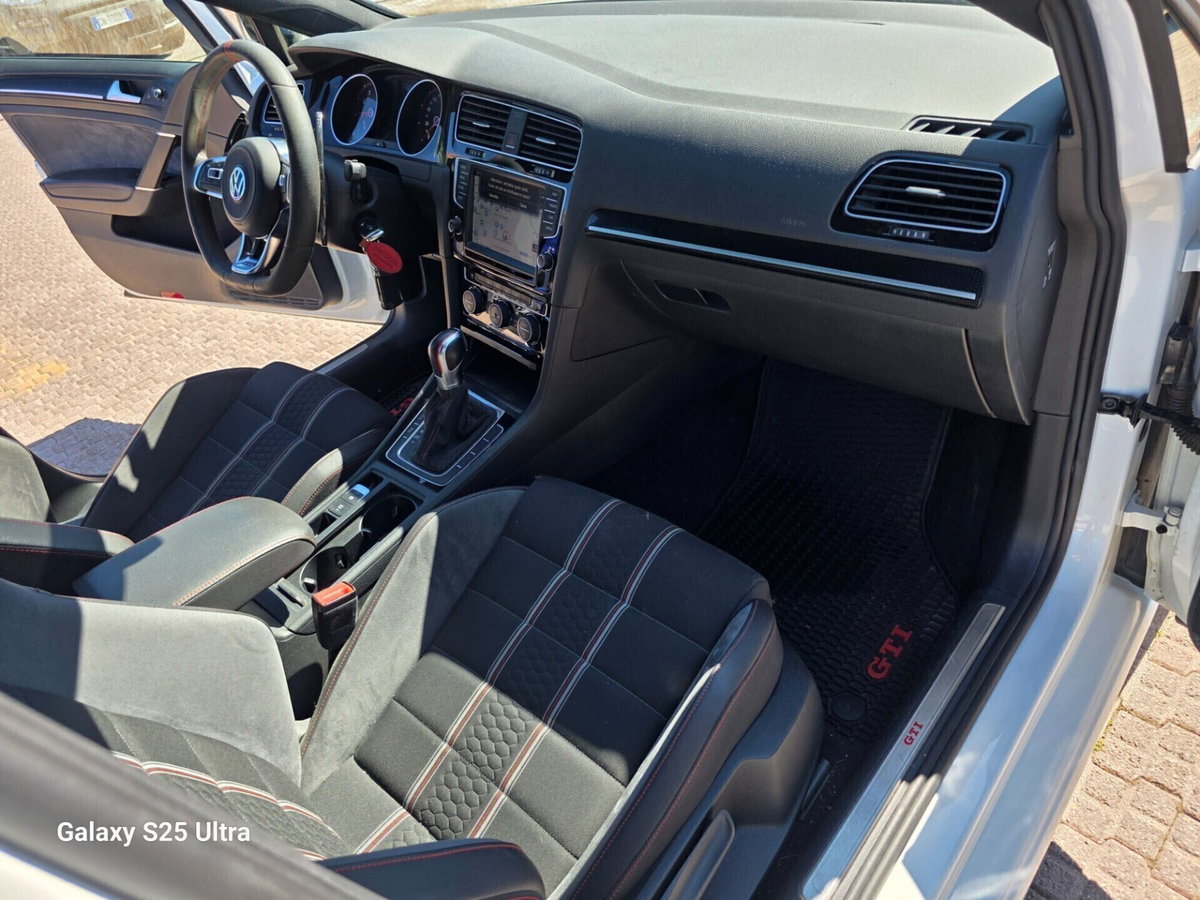 Volkswagen Golf GTI Clubsport 2.0 TSI DSG 5p. BlueMotion Technology (2)