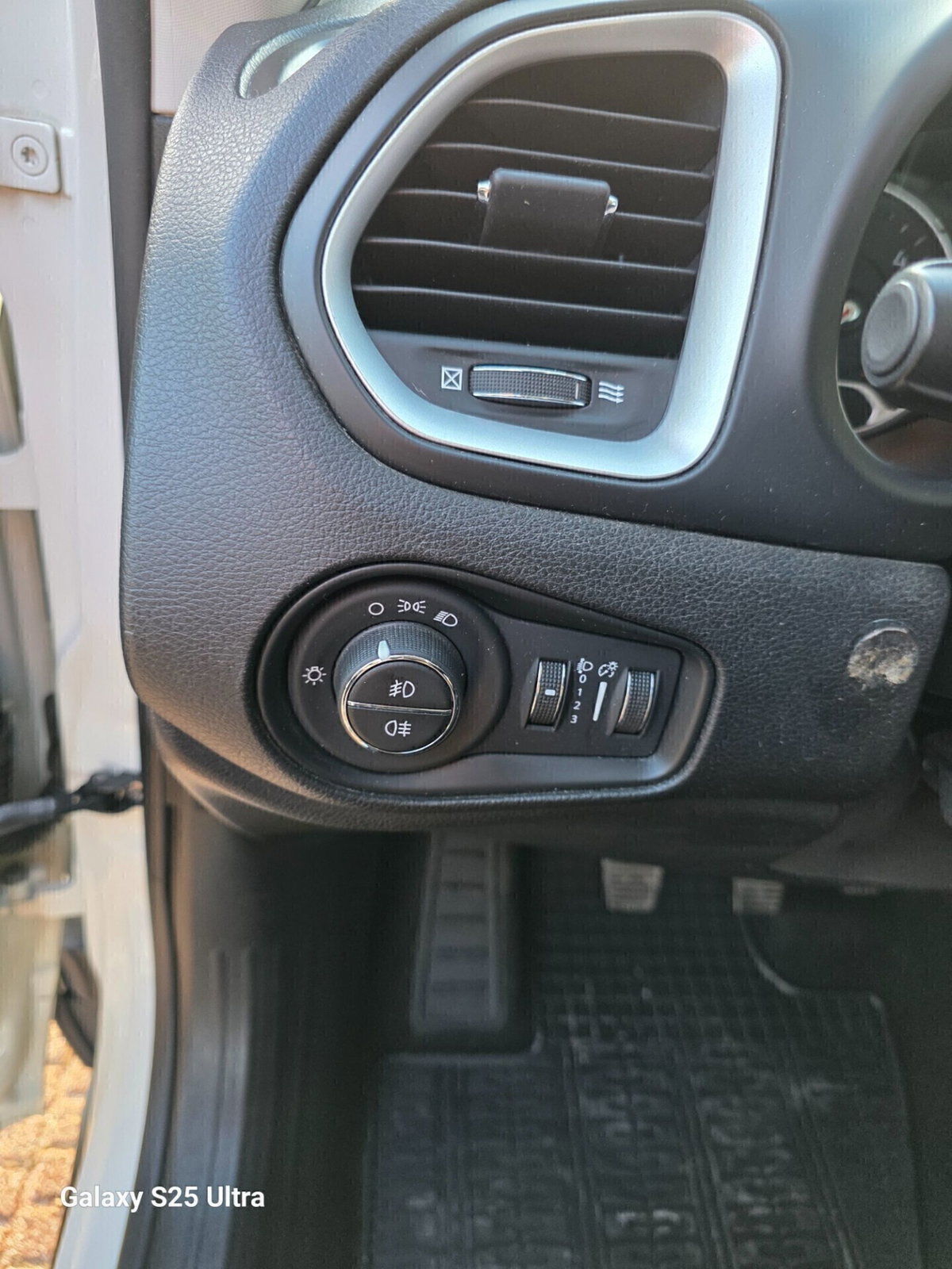 Jeep Renegade 2.0 Mjt 140CV 4WD Active Drive Longitude (4)