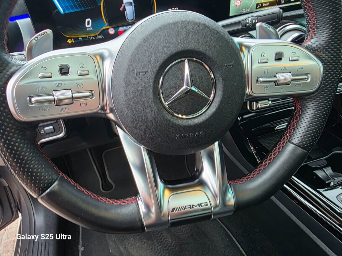 Mercedes-Benz Classe A 35 AMG 4Matic (9)
