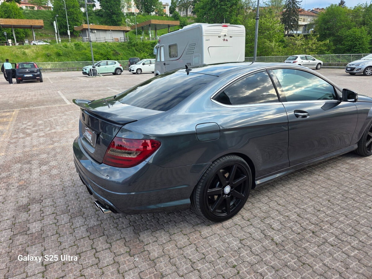 Mercedes-Benz Classe C Coupé 220 d Coupé Premium (20)