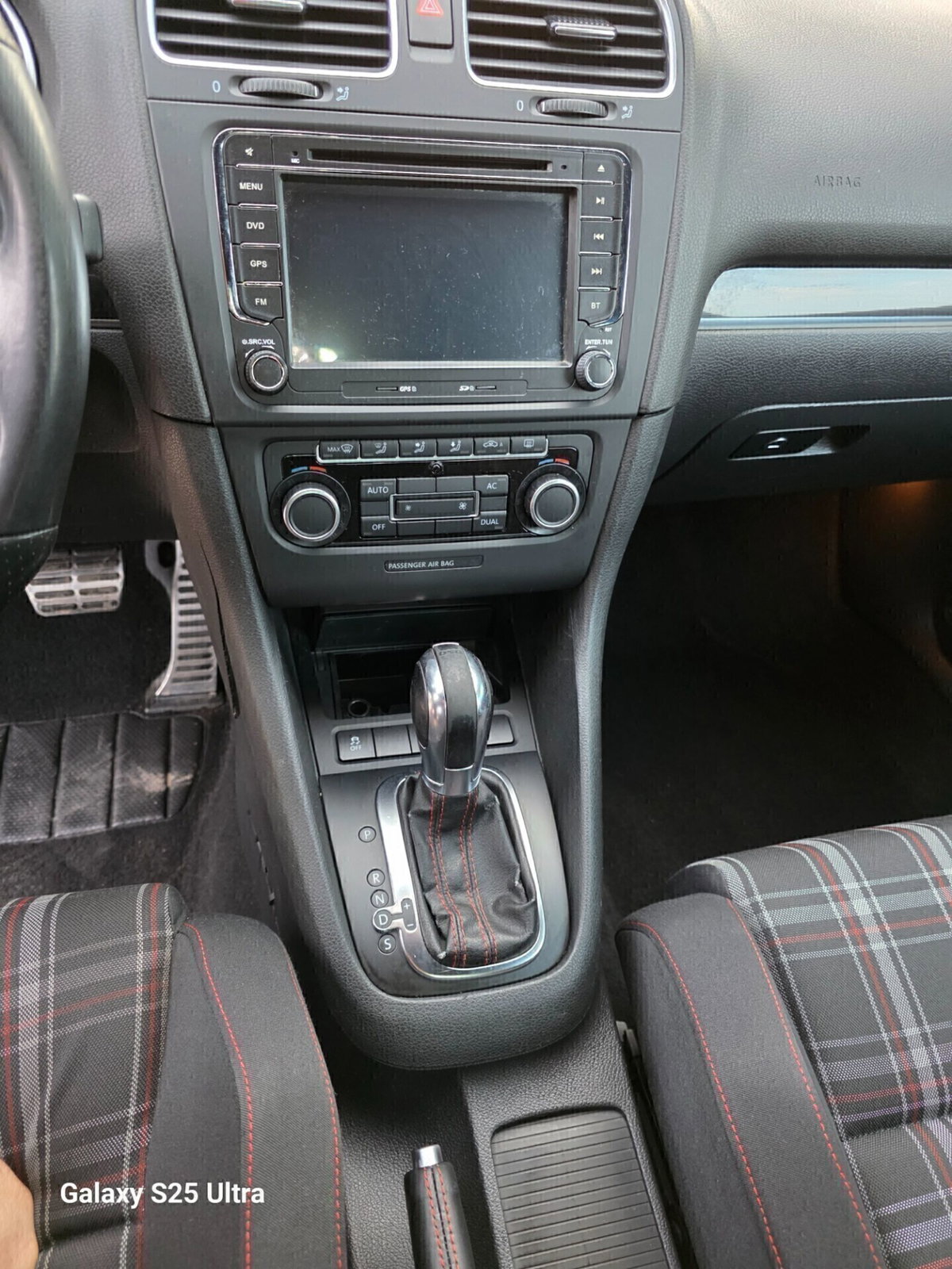 Volkswagen Golf 2.0 TSI DSG 3p. GTI (16)