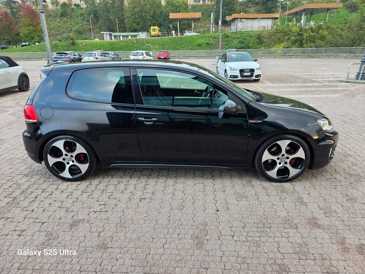 Volkswagen Golf 2.0 TSI DSG 3p. GTI (9)