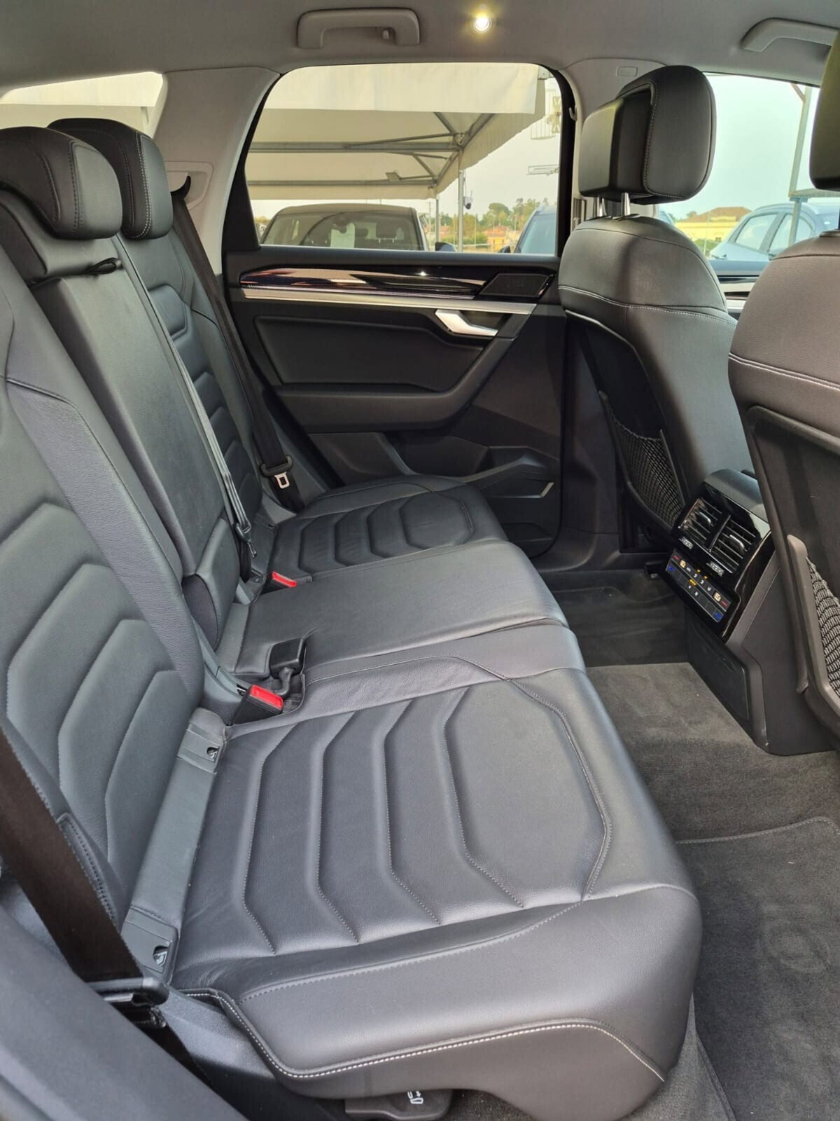 Volkswagen Touareg 3.0 V6 TDI 286 CV SCR Elegance (12)