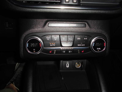 Ford Focus Station Wagon 2.0 EcoBlue 150 CV automatico SW Active X Co-Pilot (17)