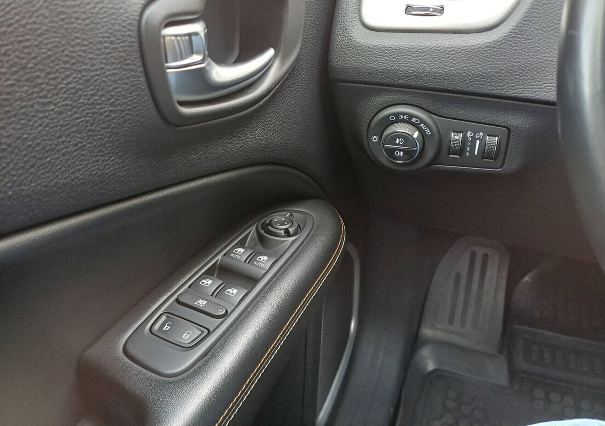 Jeep Compass 2.0 Multijet II aut. 4WD Longitude (19)