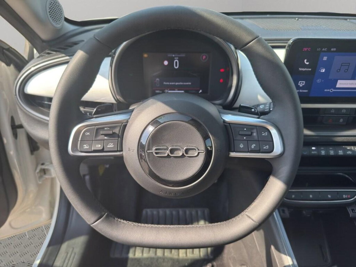 Fiat 600 1.2 hybrid Pop 145cv auto (10)