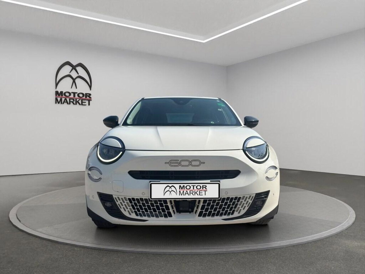 Fiat 600 1.2 hybrid Pop 145cv auto (2)