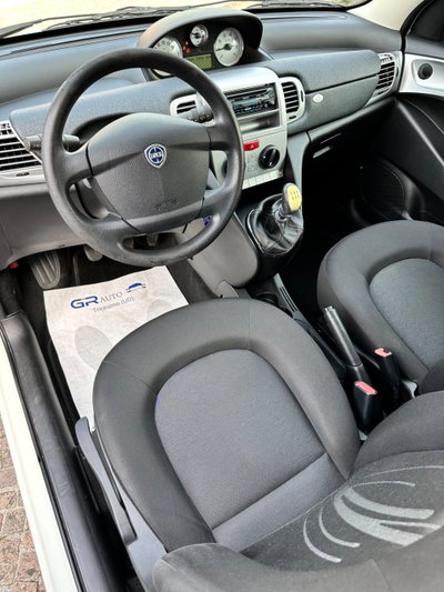 Lancia Ypsilon 1.2 69 CV Diva (7)