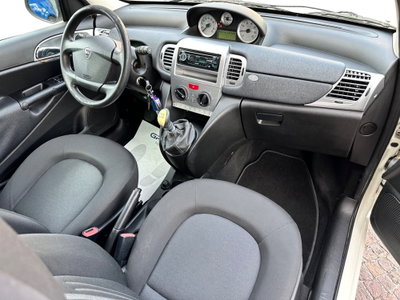 Lancia Ypsilon 1.2 69 CV Diva (9)