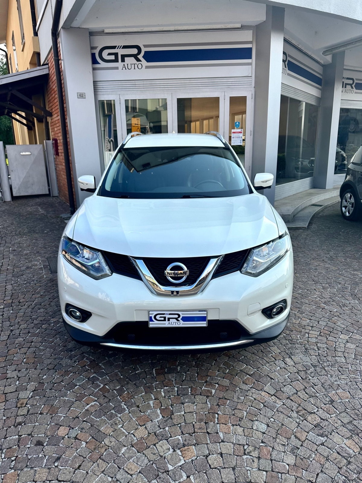 Nissan X-Trail 1.6 dCi 2WD Tekna (2)