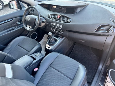 Renault Scenic E-Tech Electric 1.5 dCi 110CV Luxe (9)