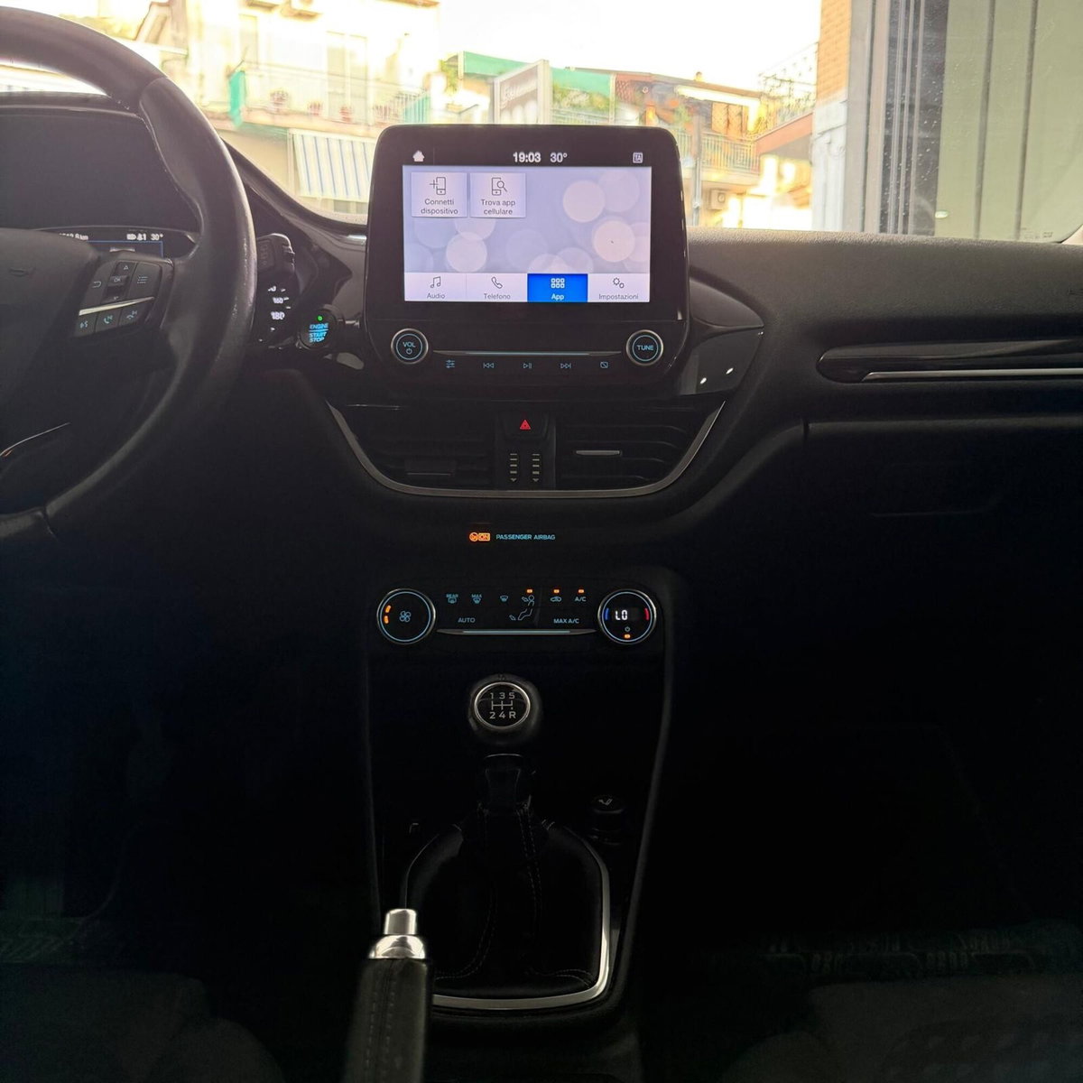 Ford Fiesta 1.1 75 CV GPL 5 porte (16)