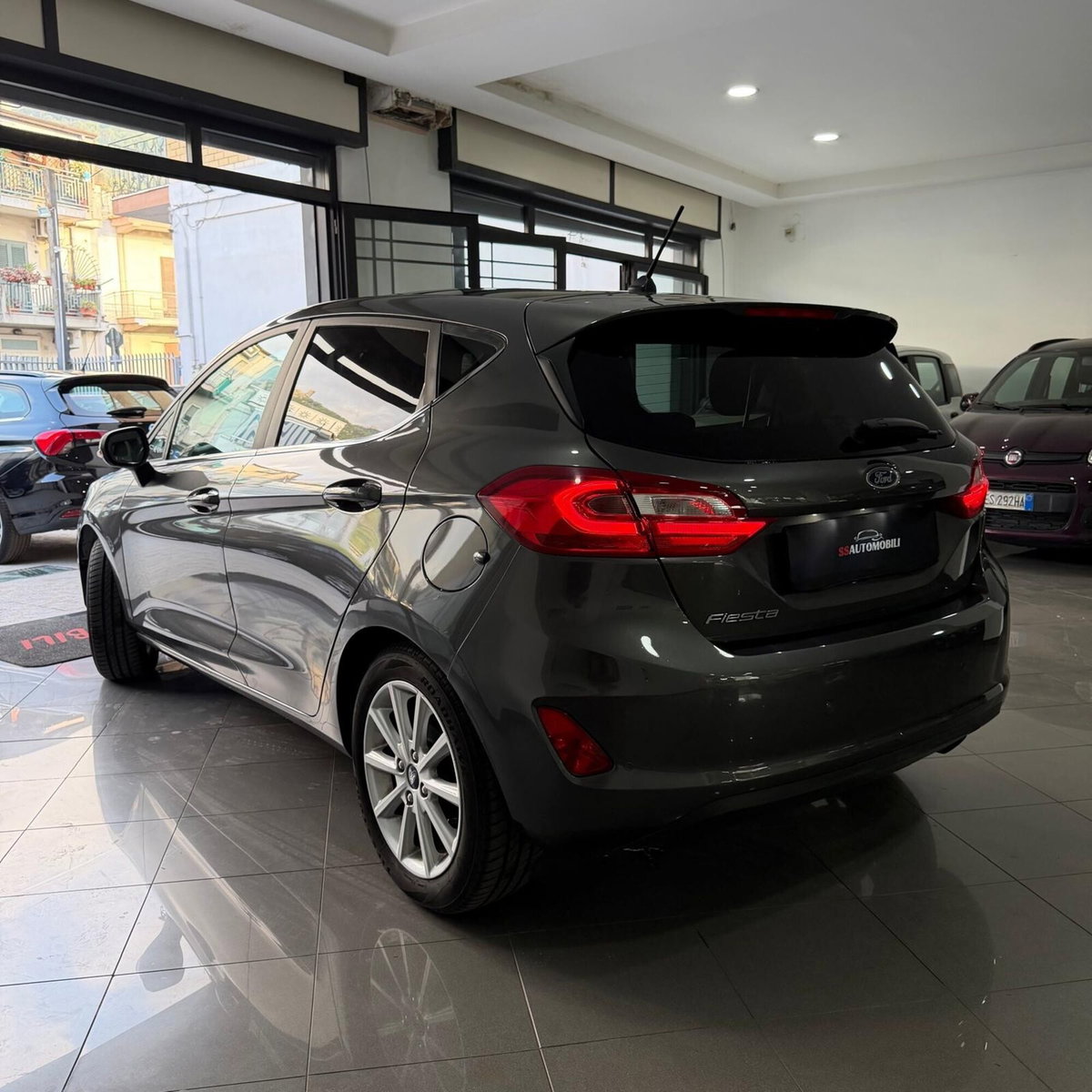 Ford Fiesta 1.1 75 CV GPL 5 porte (5)