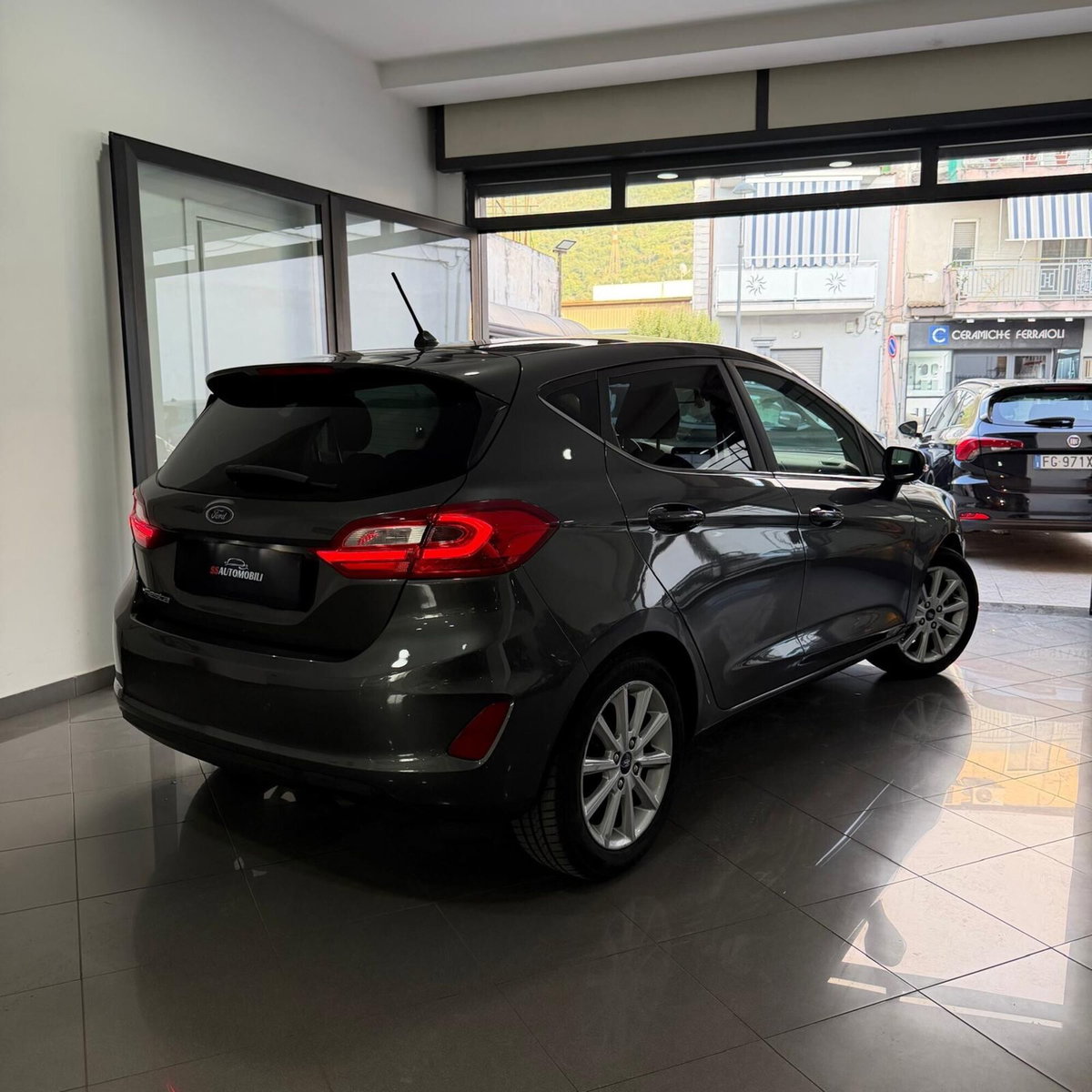 Ford Fiesta 1.1 75 CV GPL 5 porte (7)