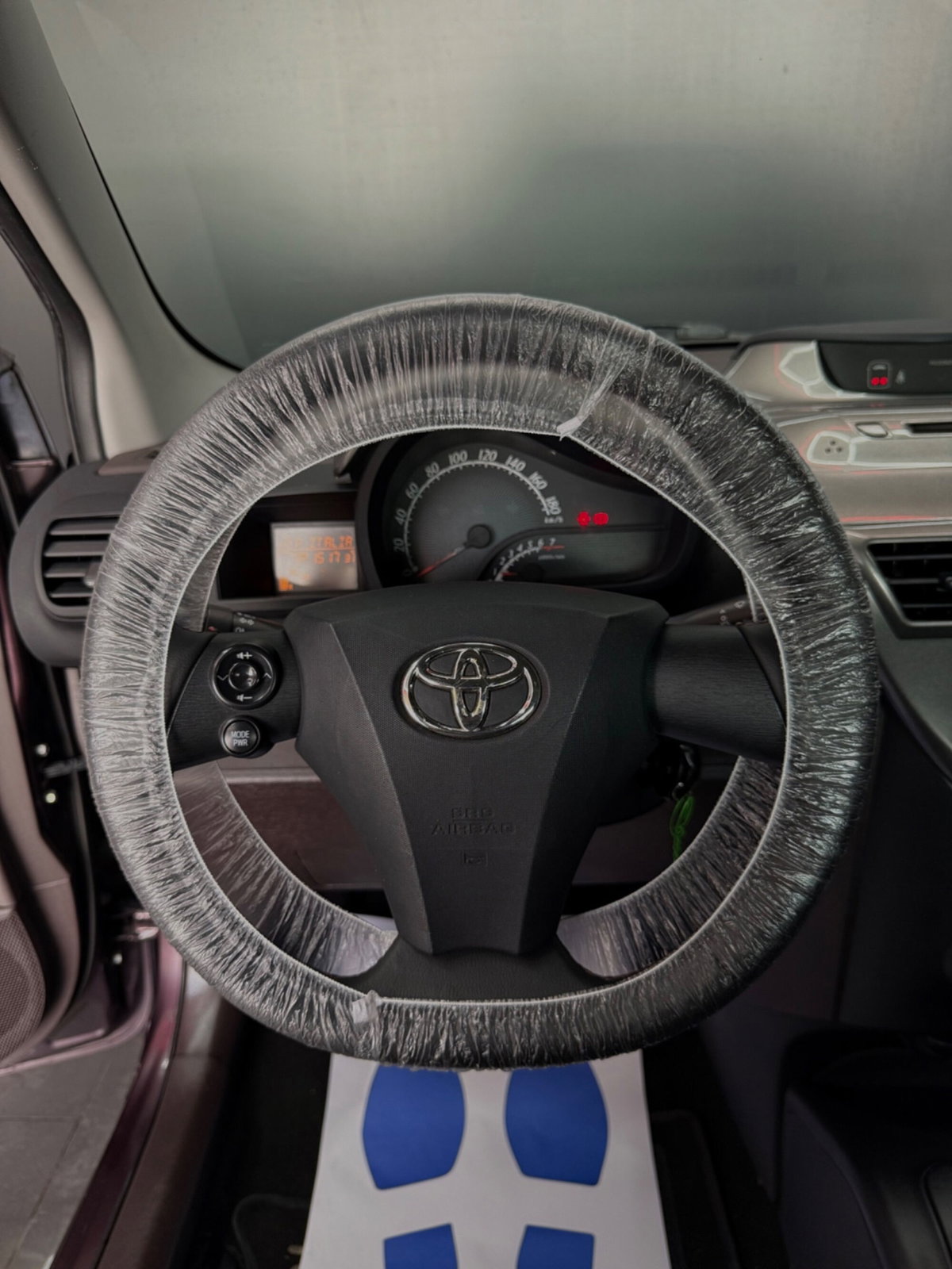 Toyota iQ 1.0 Multidrive (11)
