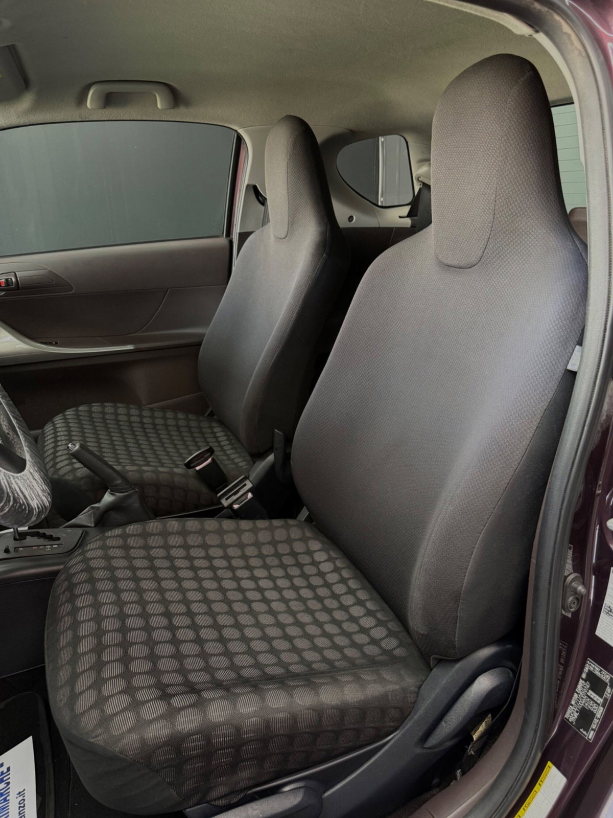 Toyota iQ 1.0 Multidrive (13)