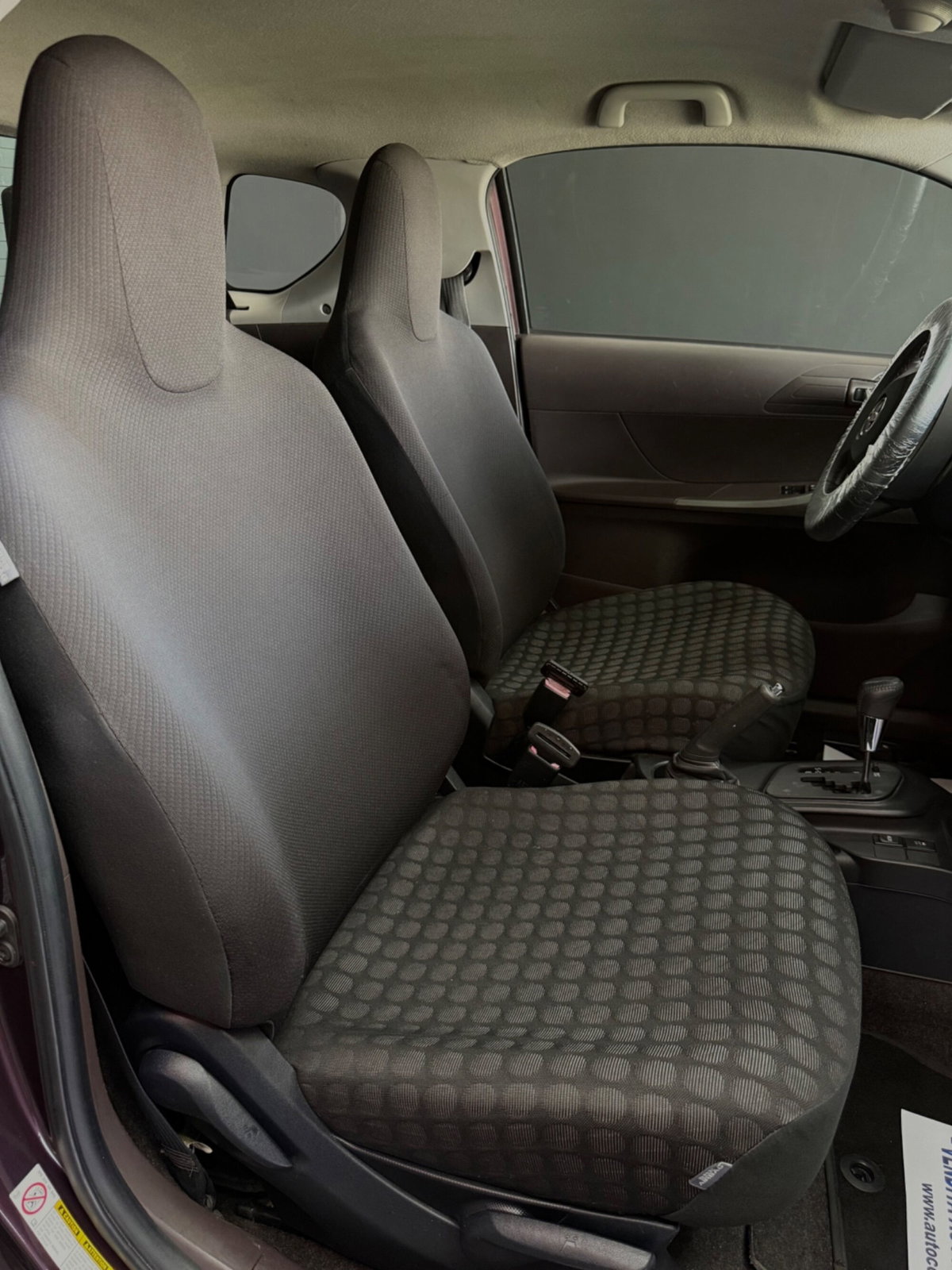 Toyota iQ 1.0 Multidrive (14)