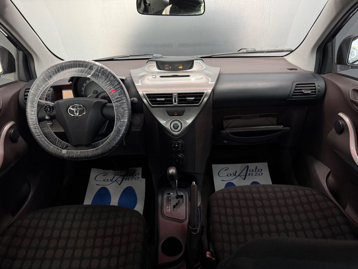 Toyota iQ 1.0 Multidrive (9)