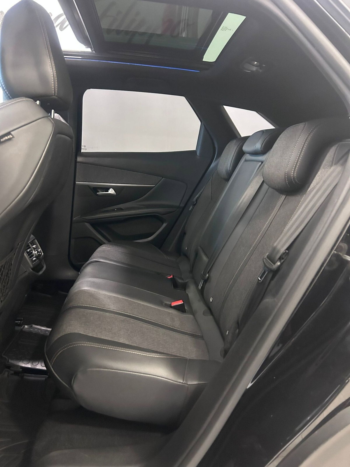 Peugeot 3008 BlueHDi 130 S&S EAT8 GT Line (17)