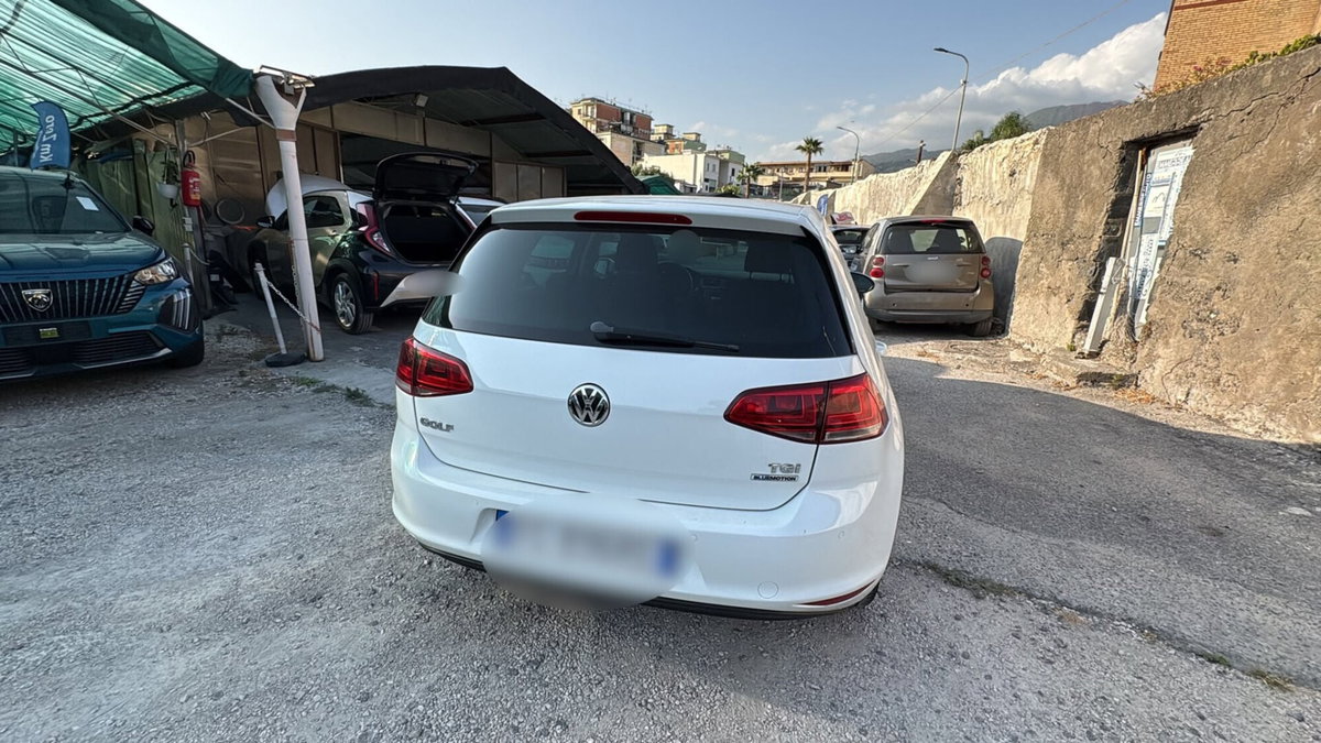 Volkswagen Golf 1.4 TGI 5p. Trendline BlueMotion (2)