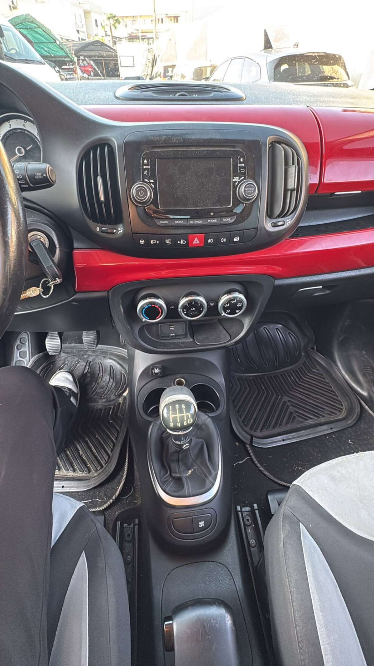 Fiat 500L 1.4 T-Jet 120 CV GPL Lounge (9)