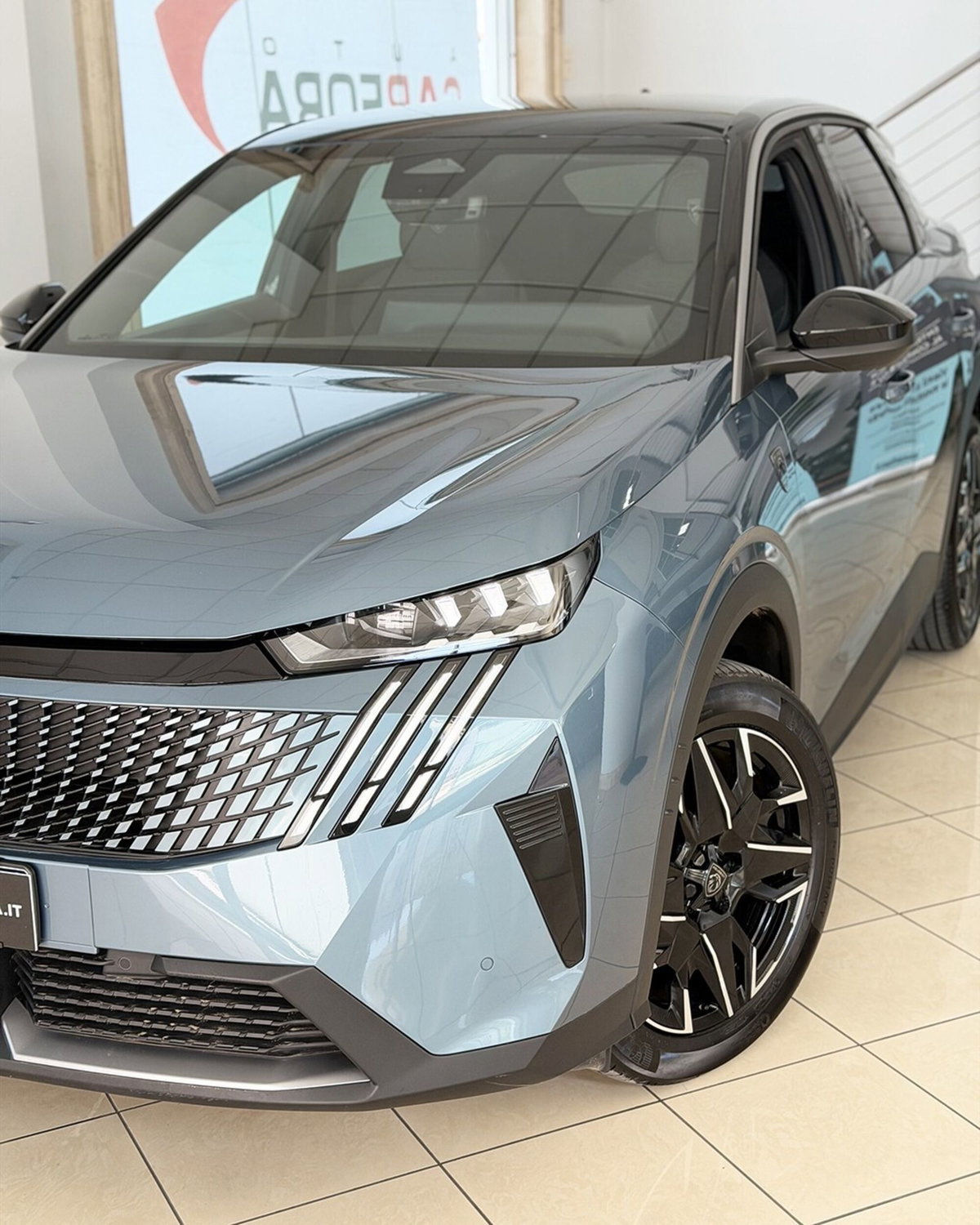 Peugeot 3008 1.2 hybrid GT Exclusive 145cv e-dcs6 (2)