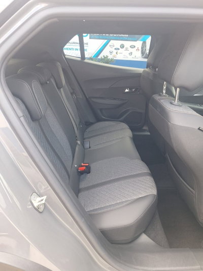 Peugeot 2008 BlueHDi 130 S&S EAT8 Allure Pack (19)