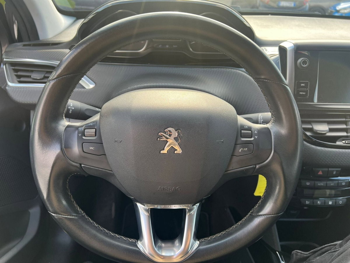 Peugeot 2008 120 EAT6 S&S Allure (9)