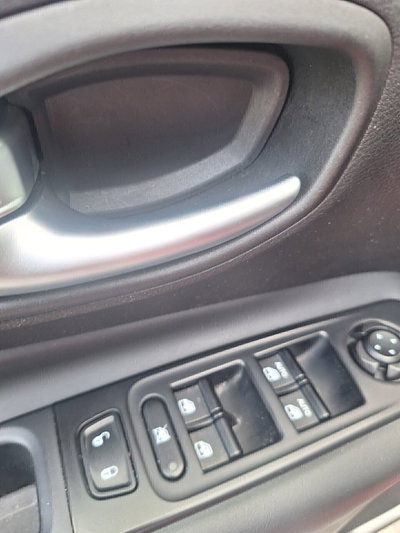Jeep Renegade 1.6 Mjt 130 CV S (13)