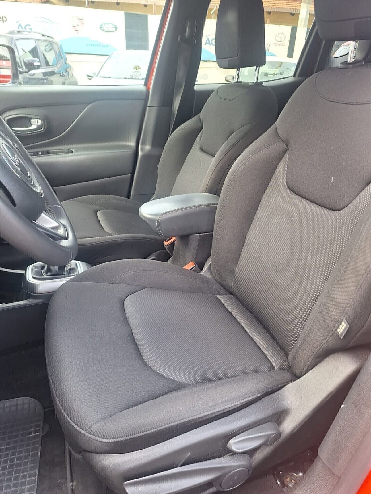 Jeep Renegade 1.6 Mjt 130 CV S (6)