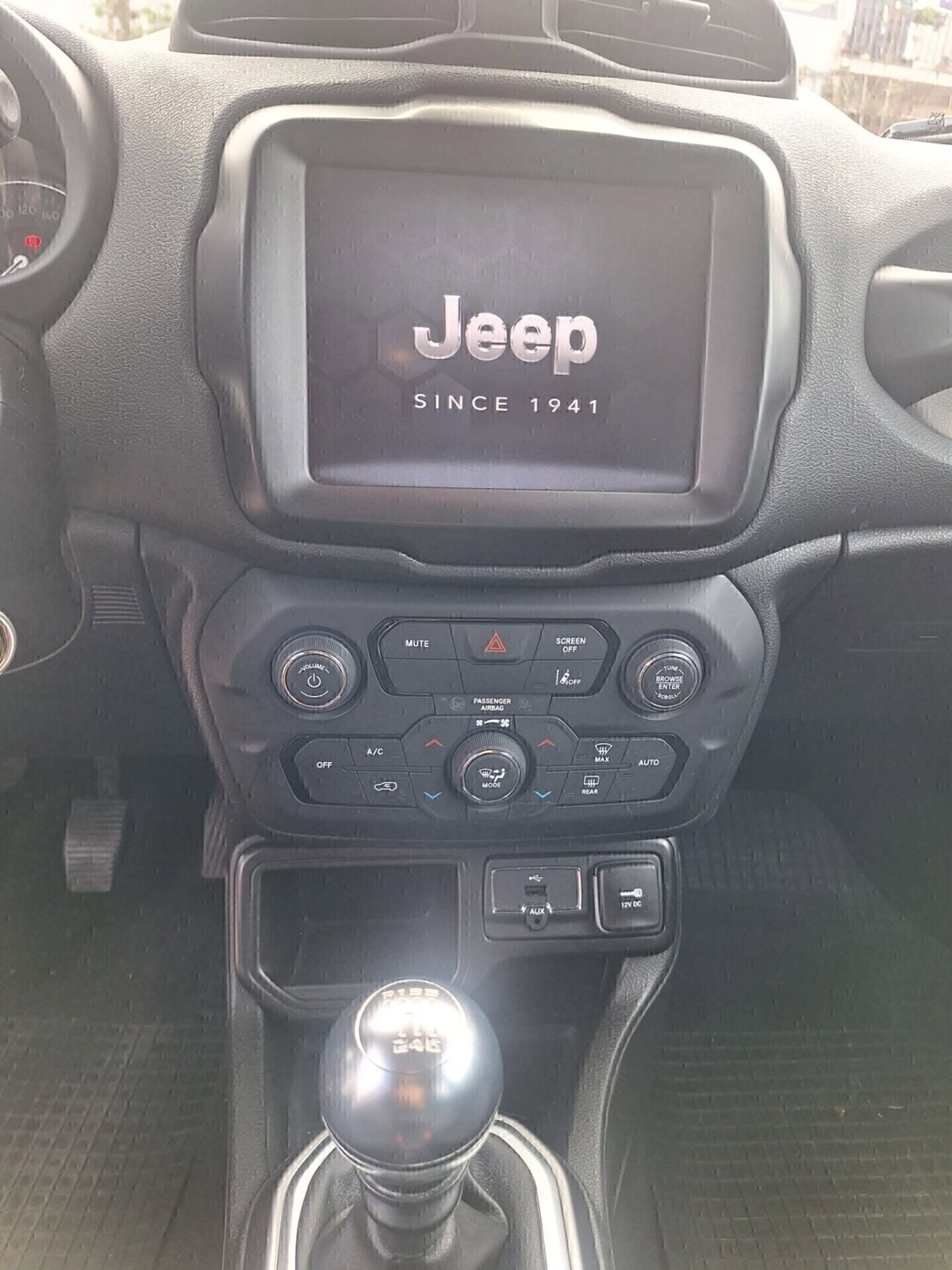 Jeep Renegade 1.6 Mjt 130 CV S (9)