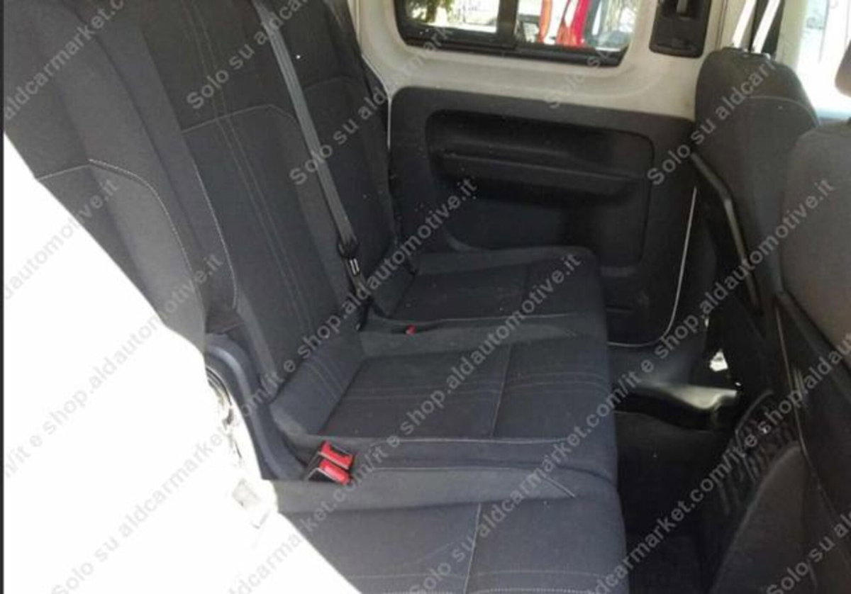 Volkswagen Caddy 2.0 TDI 122 CV 4MOTION Highline (5)
