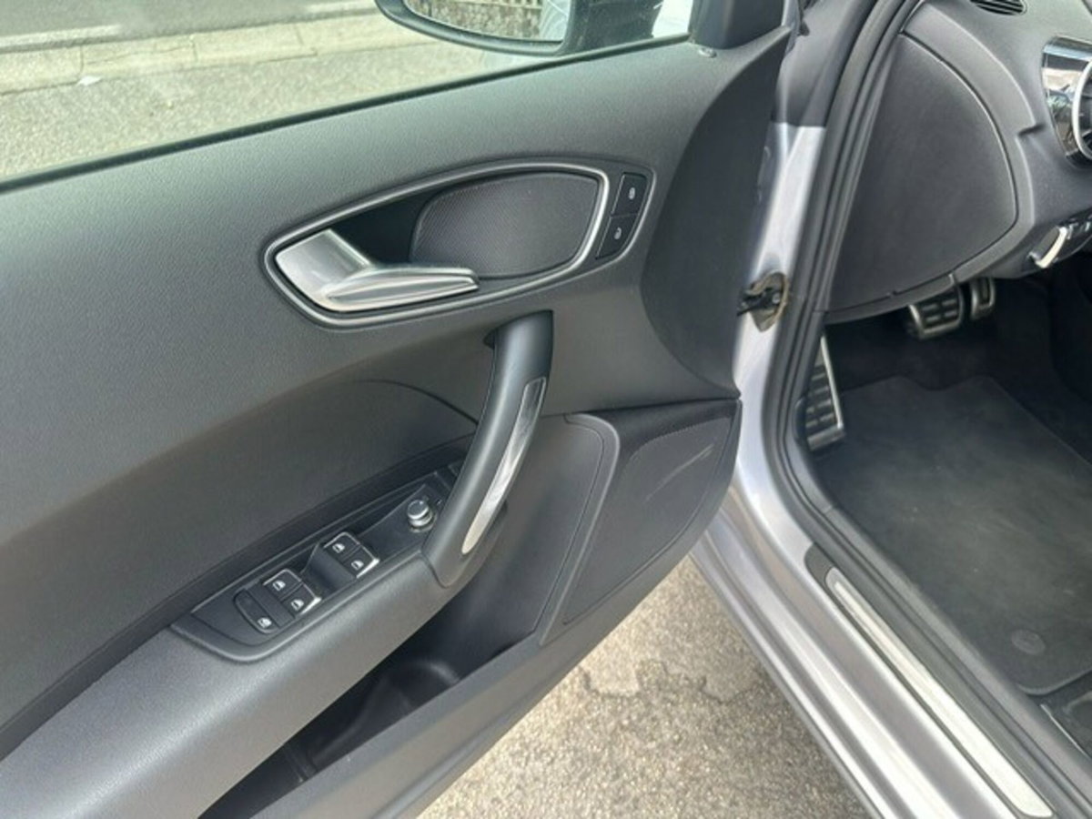 Audi A1 Sportback 1.6 TDI 116 CV S tronic Design (5)