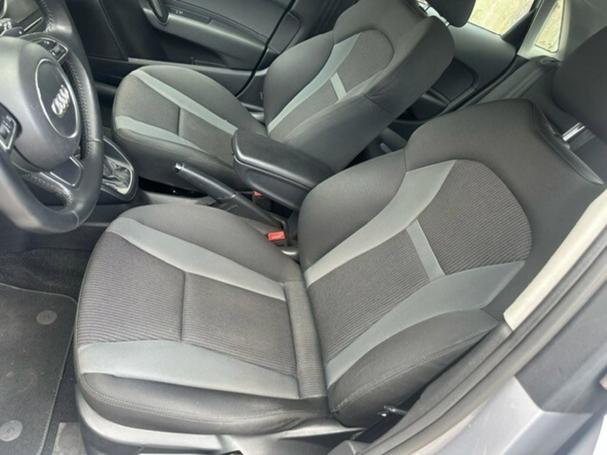 Audi A1 Sportback 1.6 TDI 116 CV S tronic Design (9)