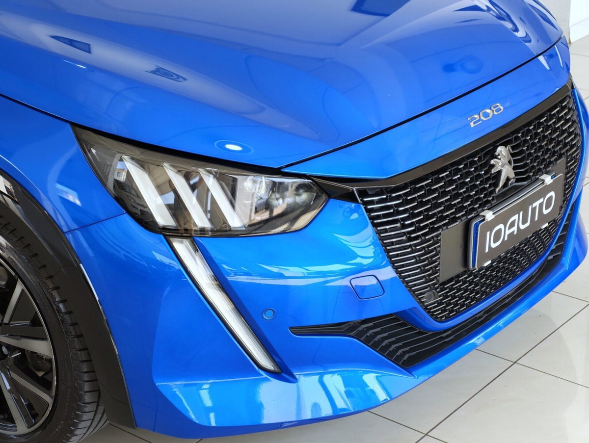 Peugeot 208 BlueHDi 100 Stop&Start 5 porte GT (8)